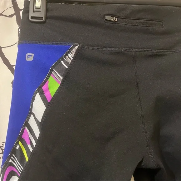 Fabletics Athletic Workout Back Pockets Capri Leggings - Picture 7 of 11